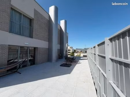 t3 meublé 73m² avec terrasse 81m²+parking fermé+cave