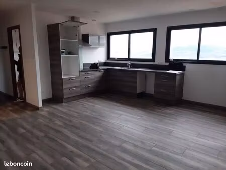 veyre monton f3 66 m2 terrasse + box