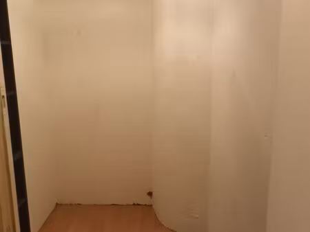 loue cave avec ascenseur de 3.8 m2 / 8.5 m3 au 14 rue gustave charpentier 75017