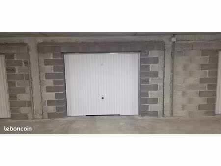 a louer garage sécurisé saint pierre la mer de 23 m²