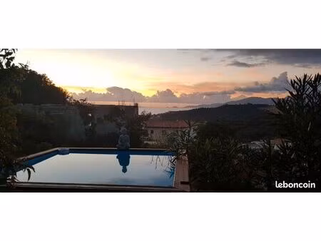 villa à louer à l'année 60m2 2chbres vue mer piscine terrasse et jardin 100m2