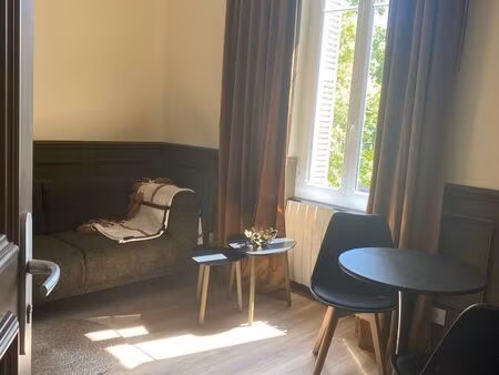 a louer charmant meublé refait a neuf