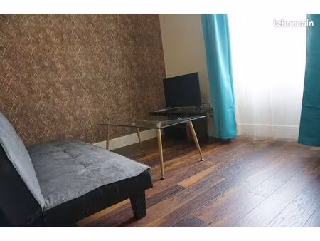 t2 à saisir - refait à neuf