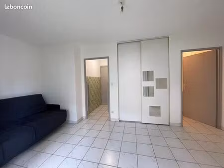 studio 2 pièces 20 m²