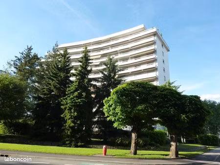 barberaz  limite chambery  face au complexe sportif piscine/patinoire et au parc de buisso