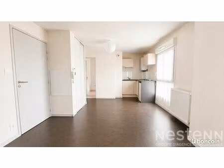 studio 1 pièce 27 m²