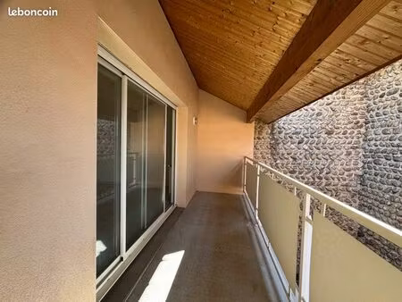t2 avec balcon centre beaurepaire