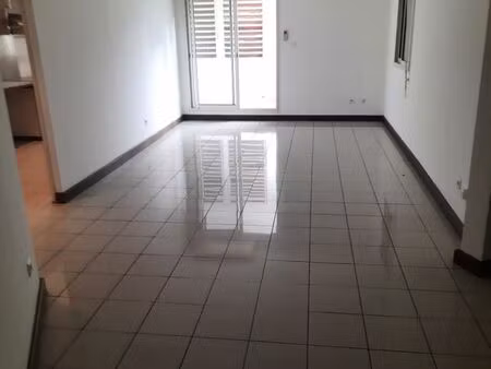 appartement t3 avec double box fermé