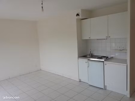 studio 1 pièce 27 5 m²  tours nord  proche iut