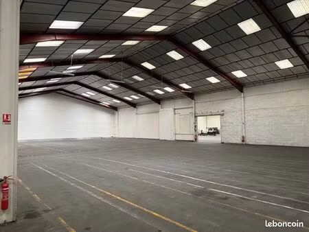 local de stockage - hangar - 1300m2 - zi
