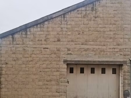 hangar stockage solesmes