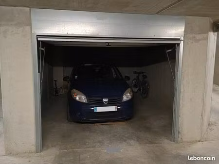 parking fermé / box à louer - 21m2 - ramonville centre