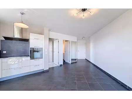 location appartement  40.21 m² t-2 à onet-le-château  610 €