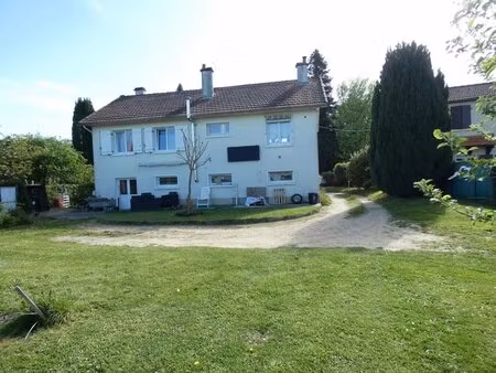 maison de 5 pièces de 80 m² à chaptelat