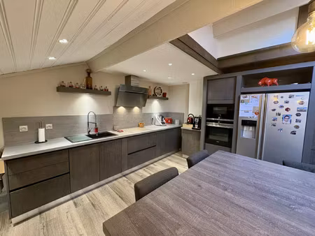 vente appartement 5 pièces 162 m² saint-genis-laval (69230)