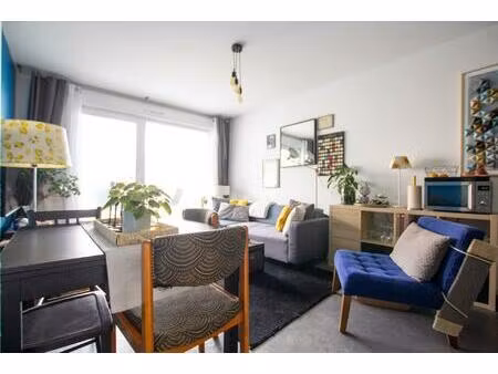 au calme / residence securisée / balcon