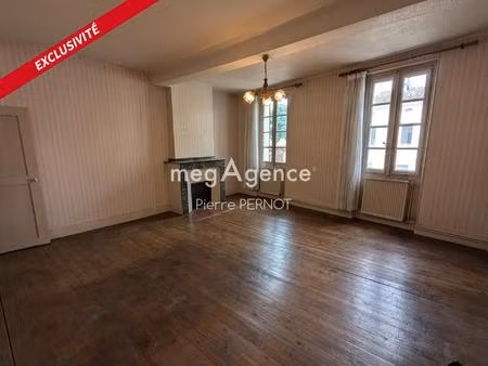 grande maison de ville à rénover avec garage et jardin