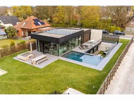 designvilla in residentiële  doodlopende  woonwijk