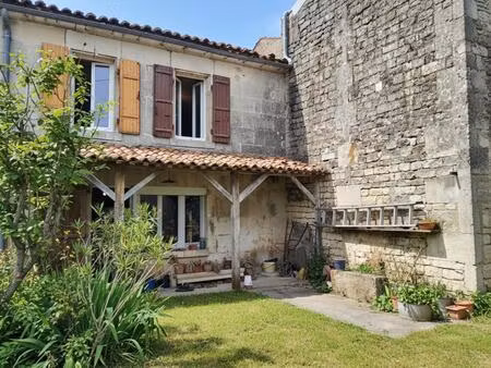 maison à 15 minutes de cognac et 5 minutes de jarnac 5 pièce(s) 90 m2