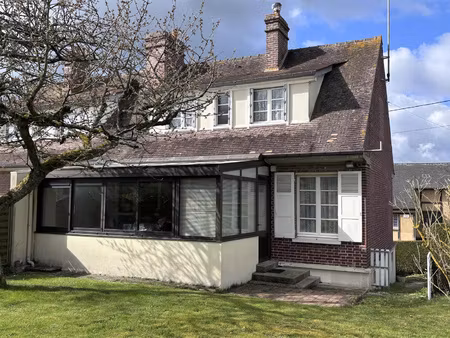 maison familiale avec véranda lumineuse centre de vimoutie