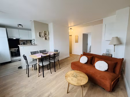 3 pieces entierement refait a neuf loué meublé avec parking