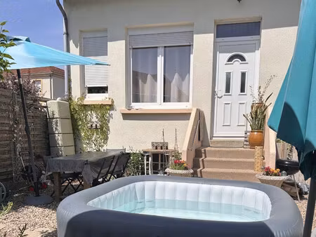 moulins centre : f5  duplex dans maison  jardin env. 250 m2