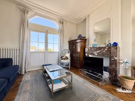 charmant t2 avec terrasse - lille centre