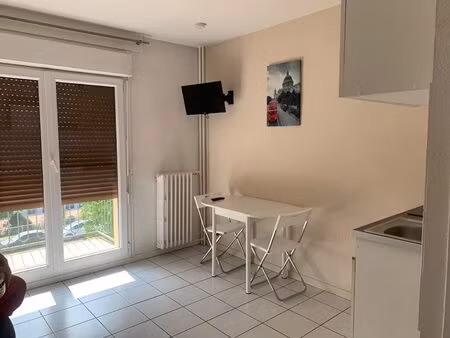 t1 meublé - quai corneille