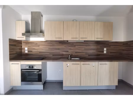 appartement t3 - 64m2 - terrasse - parkings