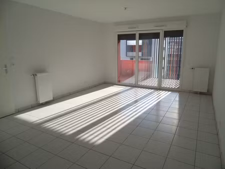 t3 avec balcon et parking à toulouse