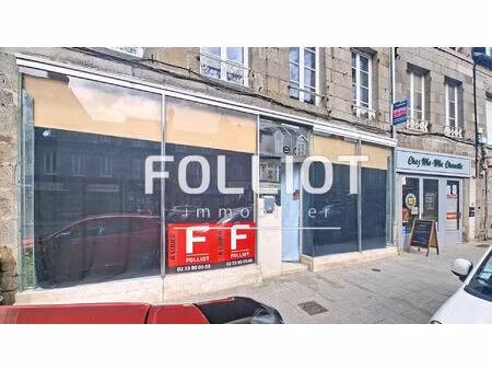 villedieu les poeles - place de la république - local commercial à louer