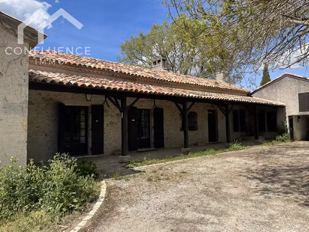 belle maison dominante à restaurer avec gros potentiel  sur