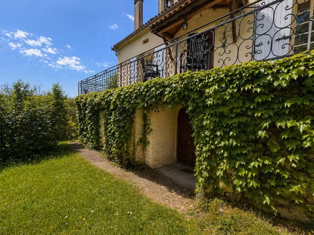 corps de ferme habitable immédiatement potentiel et charme