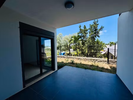 maison t3 dans résidence  etang salé les hauts