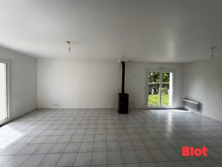 a vendre par blot immonbilier - saint erblon - maison t6 - 115 m² env.