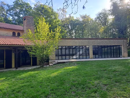 maison 181 m2 parc paysagé et piscine intérieure