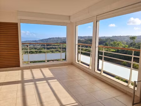 location appartement 4 pièces  78.27m²  saint