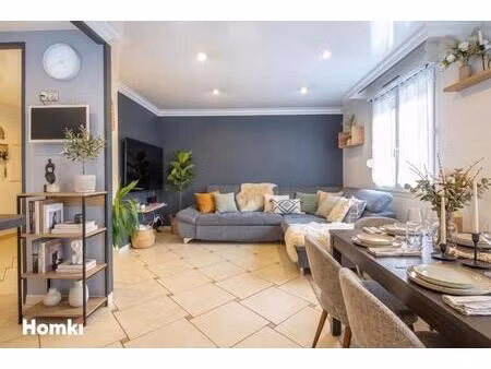 t4 lumineux d’environ 80 m² au 2e étage d’une petite copropriété sécurisée  avec balcons  