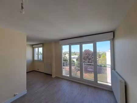 3 pièces - 52/56 rue du 8 mai 1945