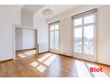 appartement t2 bis 47 m² traversant lumineux avec vue loire — nantes chantiers navals
