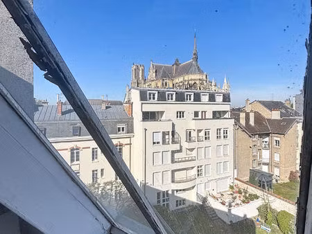 lot de deux greniers - secteur cathédrale