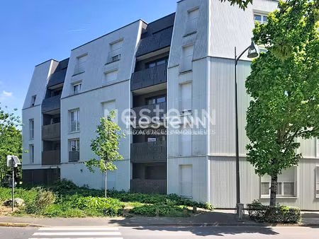 a louer à longjumeau  dans résidence récente  studio avec balcon et place de parking en so