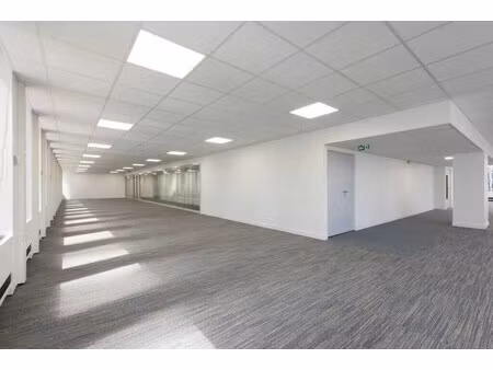 location bureaux 344 m² à 852 m²