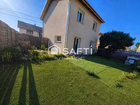 maison récente avec jardin