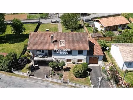 nontron : maison saine (dpe d)  100 m² habitables + garage xxl de 41 m² !