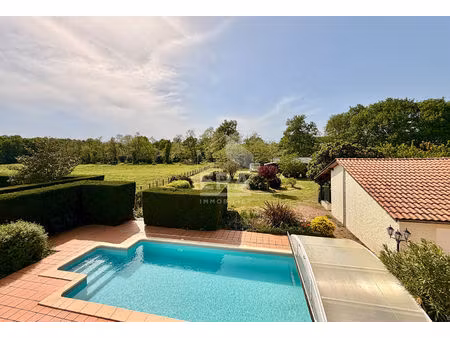 maison salles 213m² 5 chambres avec piscine et dépendances