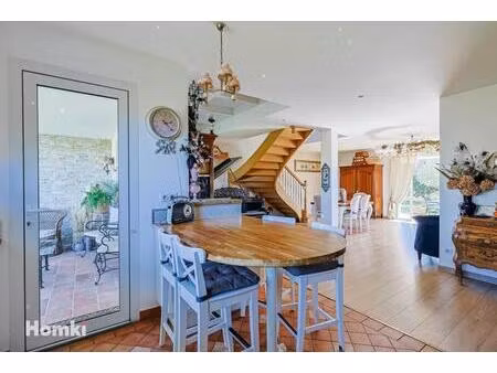 maison/villa t6 de 164 m2 à poey-de-lescar 64230