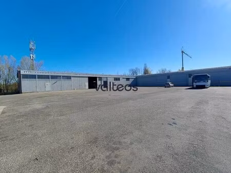 location local d'activités 275 m² à 3 300 m²