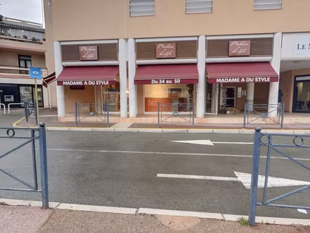 à louer centre ville de saint raphael  magnifique boutique