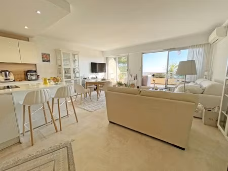 vence - 2 pièces de 69 2 m2  terrasses de 22 m2 - vue mer